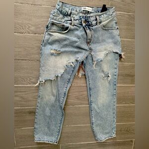 Zara Women’s Mid Rise Denim skirt pants (Size 38/6 )